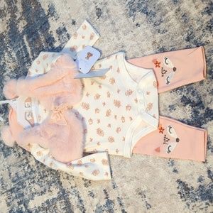 Baby girl set. Pants, onesie, hat, fur vest